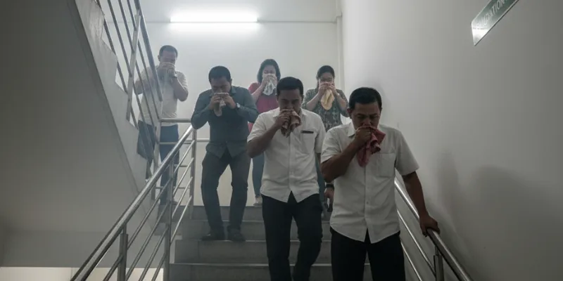 Prosedur tanggap darurat kebakaran.