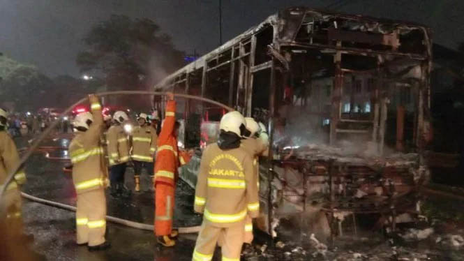 Pasar Baru Jakarta Pusat - Bus TransJakarta Terbakar