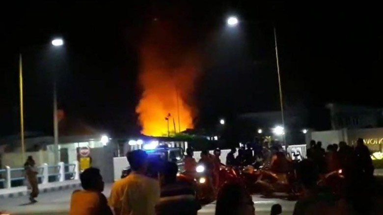 PT Wonokoyo Jaya Corporindo Pasuruan - Pabrik Pakan Ternak Terbakar