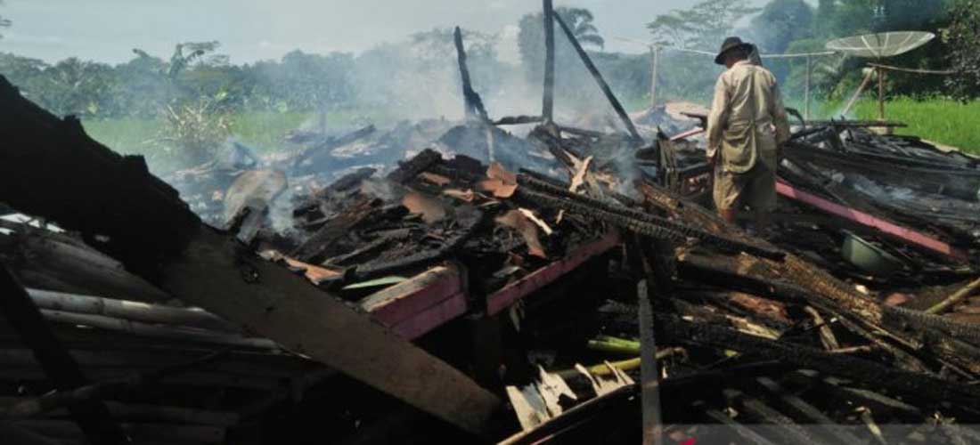 kebakaran pabrik kayu sukabumi