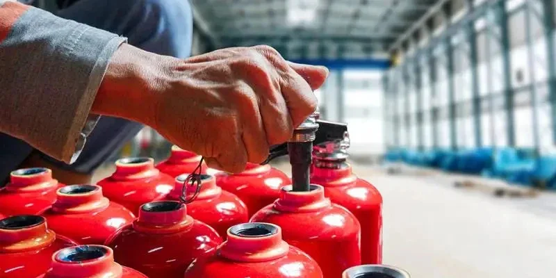 Refill APAR Pekalongan di Bromindo.