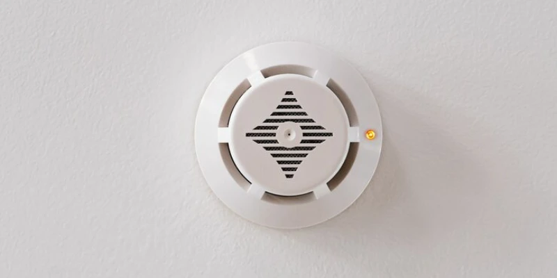 Perbedaan fire alarm addressable dan konvensional daftarnya.