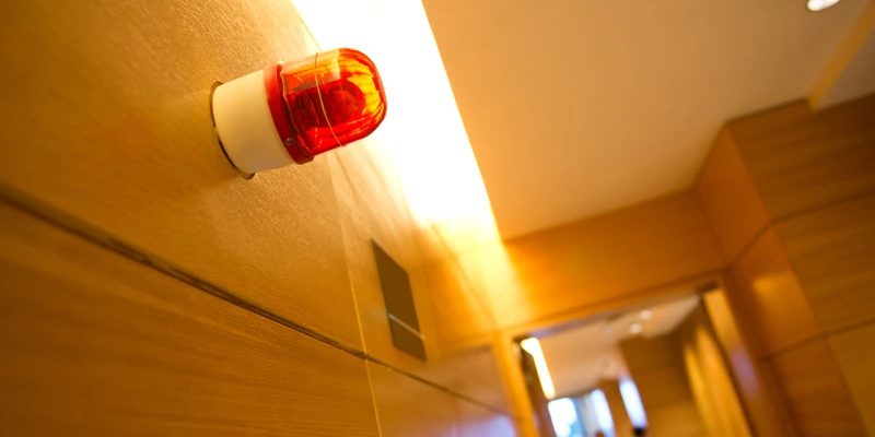 Tips memilih sistem alarm kebakaran.