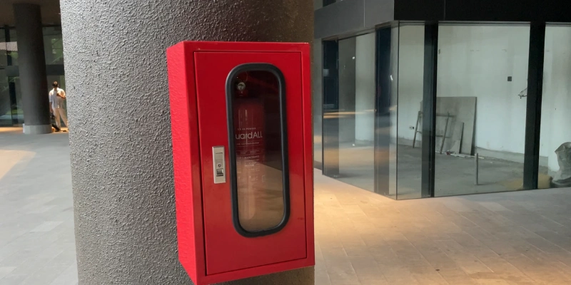 Instalasi proteksi kebakaran UGM APAR.